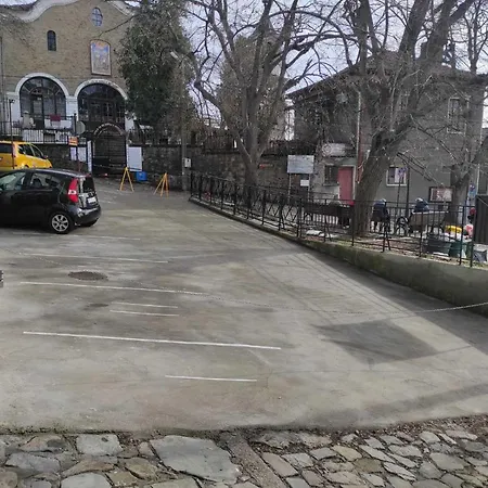 Family Varusha Guest house