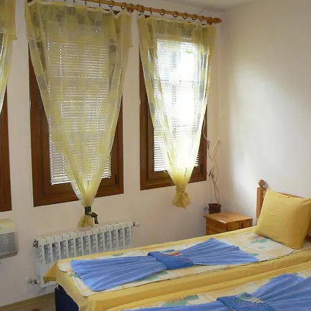 Family Varusha 2* Veliko Tarnovo