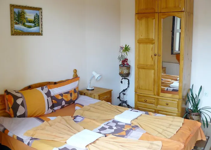 Guest house Family Varusha 2*